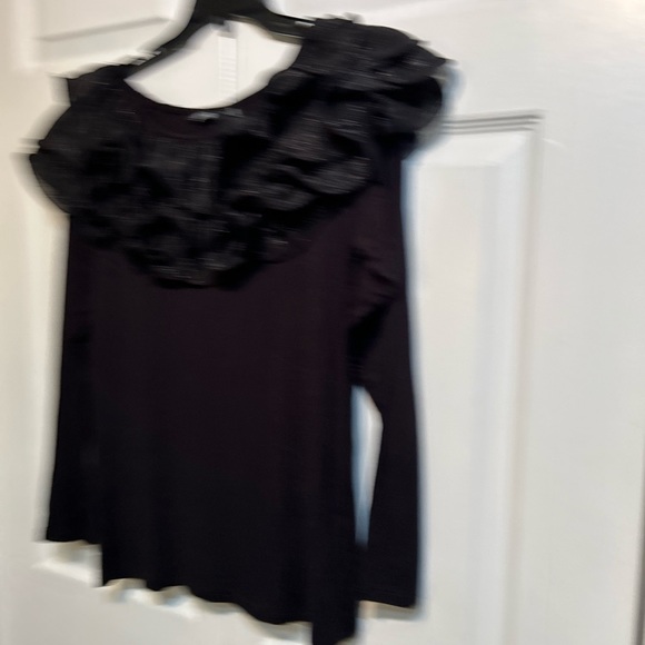 NWT Stera Top Size M Medium Black Silver Shimmer Layered Ruffle Neckline… - Picture 3 of 10